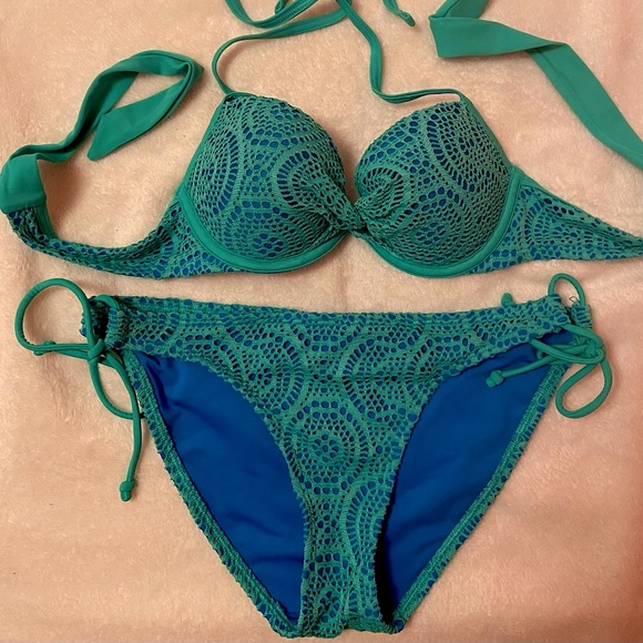 Aerie | Teal Crochet Bikini Set - Picture 2 of 3